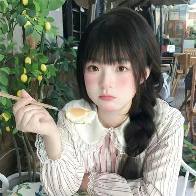 三个带面纱的女子
